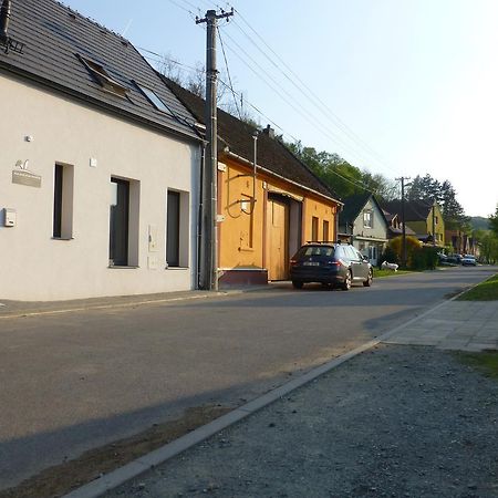 Pod Kralicim Vrchem Apartment Milovice  Bagian luar foto