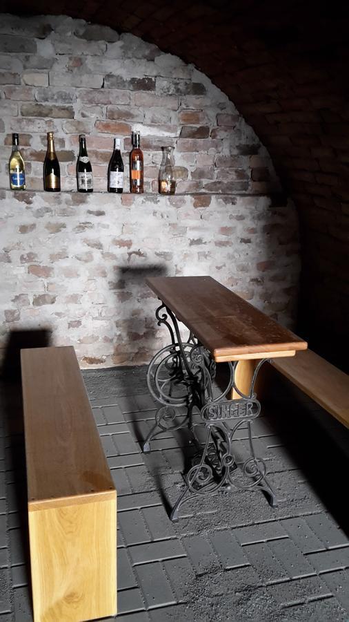 Pod Kralicim Vrchem Apartment Milovice  Bagian luar foto
