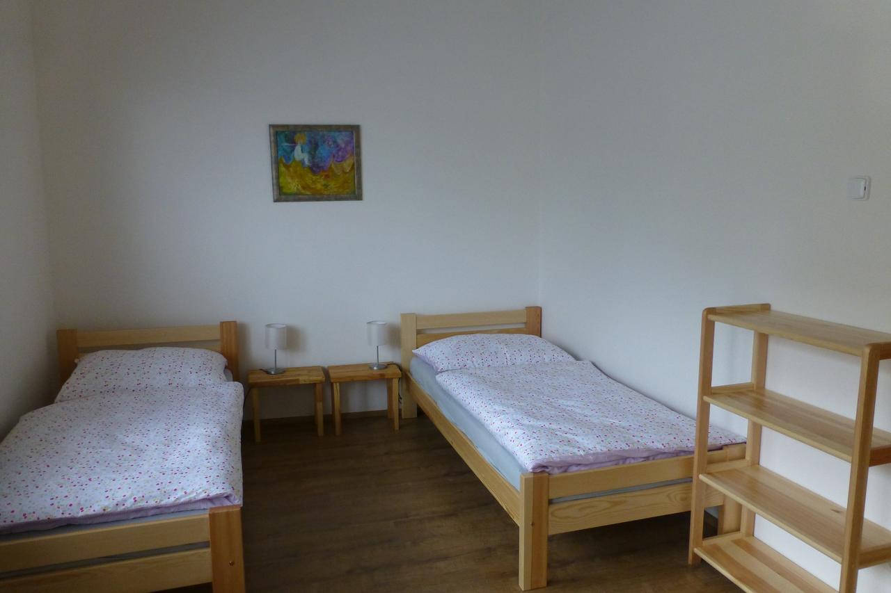 Pod Kralicim Vrchem Apartment Milovice  Bagian luar foto