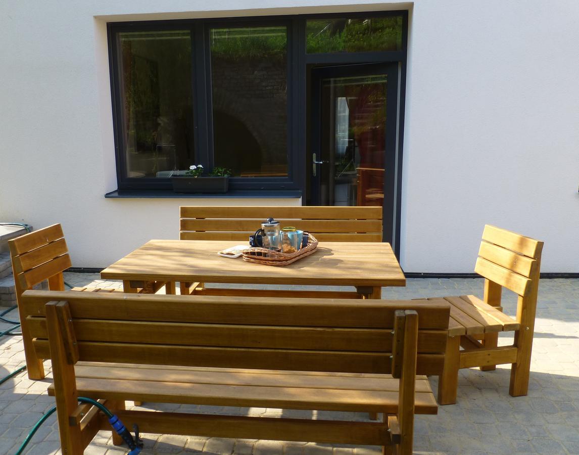 Pod Kralicim Vrchem Apartment Milovice  Bagian luar foto